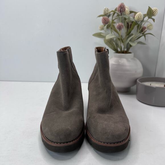 Vionic Hazal Wedge Suede Side Zip Ankle Boots Stone Women's 5 NWOB - Picture 2 of 9